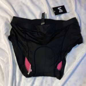 New padded cycling shorts/underwear